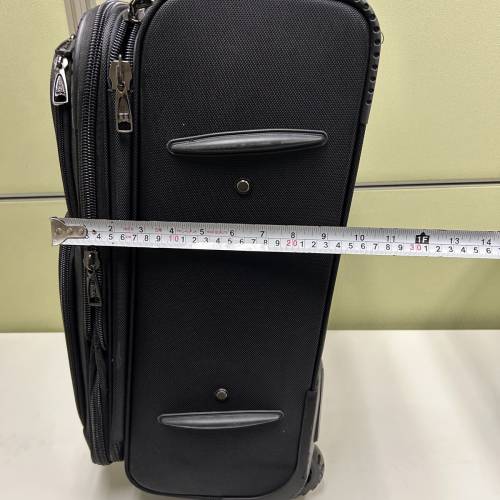 八成新兩輪機艙手提行李箱