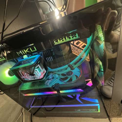 Ultra 9 285k Rog astral 5080miku