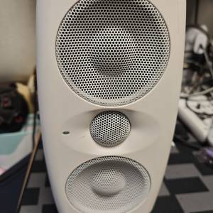 IK Multimedia iLoud MTM 主動式錄音室監聽喇叭（白色款）1 隻