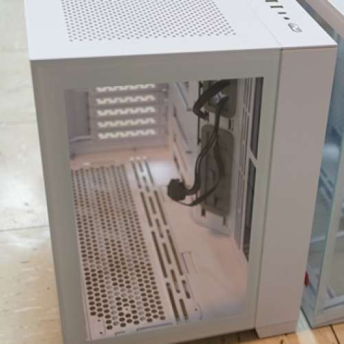 Lian Li Dynamic MINI snow white 機箱