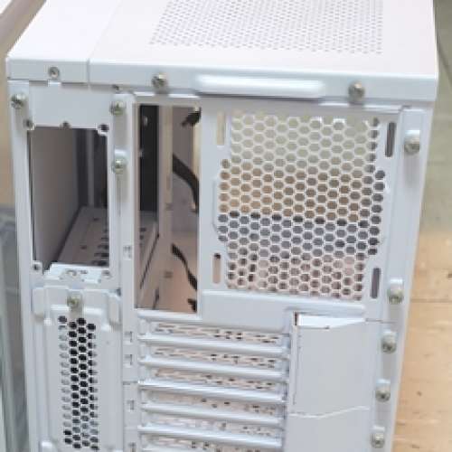 Lian Li Dynamic MINI snow white 機箱