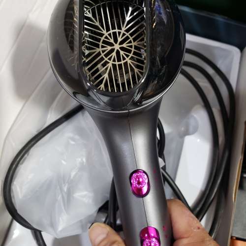 強勁2800w潮流吹髮風筒一套  有盒三腳插頭9成幾新屯門良景取