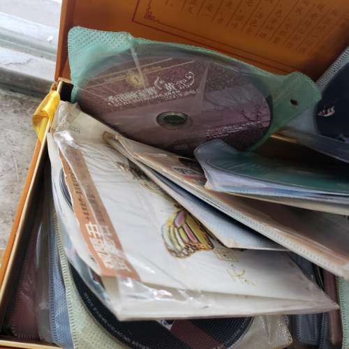 CD VCD 數十隻 清屋找到  沒有機播放  合用旺角道面交。