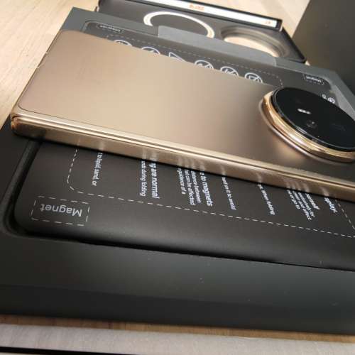 99%極新無花 香港行貨 曙光金 榮耀 Honor Magic V5 16+512GB 全套有盒有單有保用
