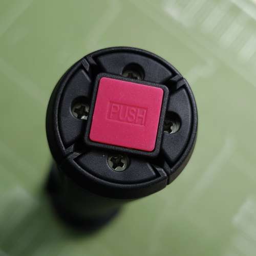 新淨用了一次 Ulanzi MT85 磁吸手機自動支架 藍芽自拍桿