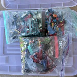 一大袋 LEGO 積本 + 散裝配件 etc 實物如圖 清屋出售 HK$138.00