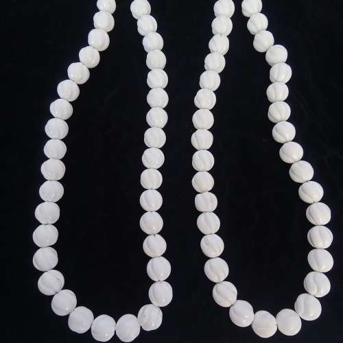 一手兩條白貝頸鏈，12mm16吋，共售200元，單一條150元。清貨歡迎出價。no.B14.3.26