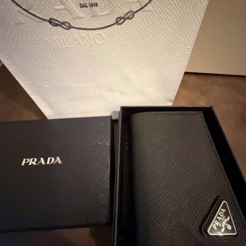 99% New 新款 PRADA Small Saffiano leather wallet