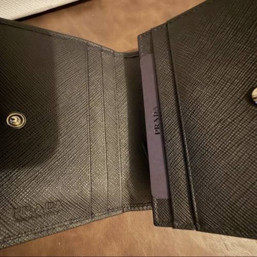 99% New 新款 PRADA Small Saffiano leather wallet