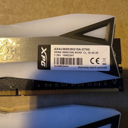 XPG DDR4-套裝8+8= 3600 HMZ