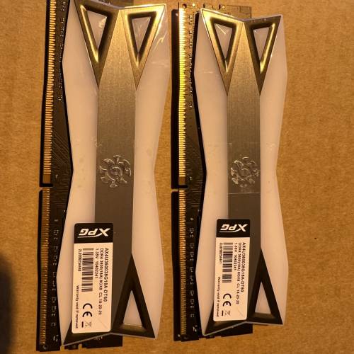 XPG DDR4-套裝8+8= 3600 HMZ