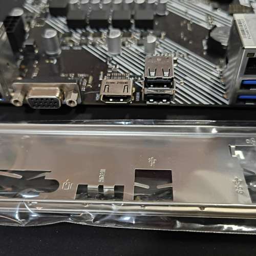 AMD Ryzen 7 5700G 連 ASUS PRIME A520M-K Micro ATX主機板 Socket AM4