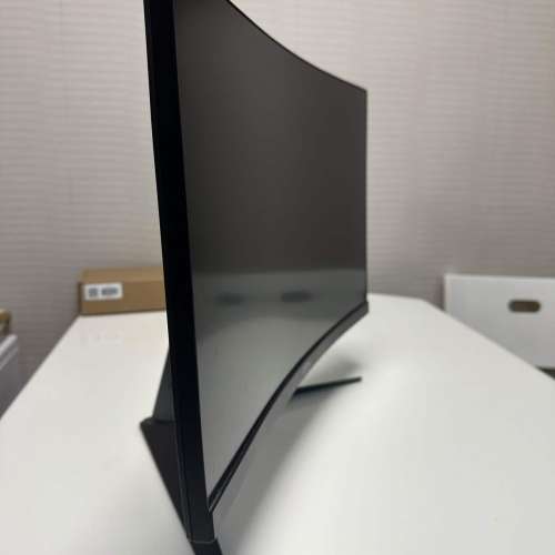二手 MSI Optix G24C6 曲面電競顯示器 24吋 1080p 144Hz 1500R 可掛牆