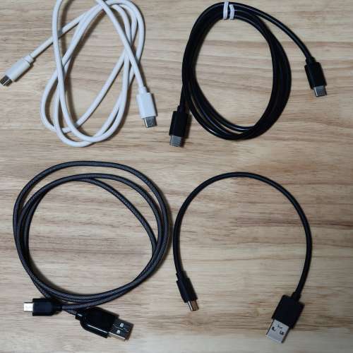 Samsung 火牛 x1, Type C to C 線 x2, Type C 線 x1 and microUSB x1