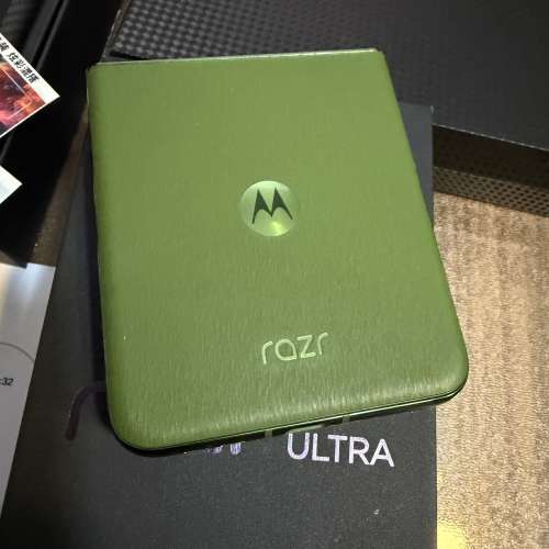 Moto Razr 50 Ultra 5G XT2451-3(12GB/512GB)衛訊香港行貨