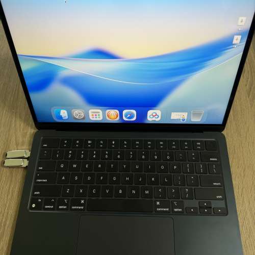 MACBOOK AIR M2 13.6寸 8G RAM 256HD