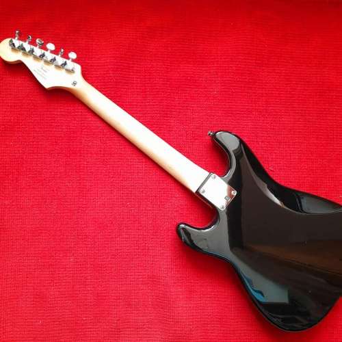 fender squier mini 黑色 stratocaster GUITAR 細身電結他