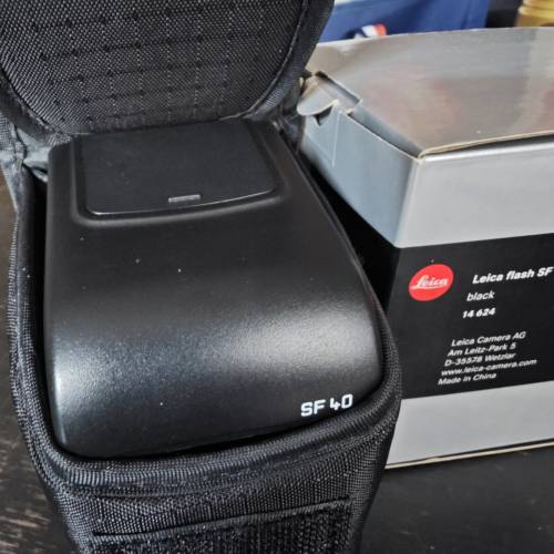 Leica SF40 flash