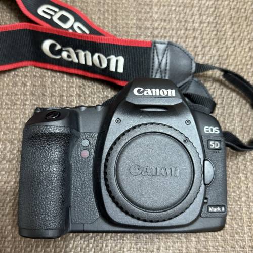Canon 5D2 + 50mm / 1.8f