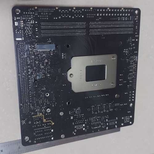 Gigabyte B360N AORUS Gaming WIFI Mini-ITX 主機板 with I/O Shield Only (圖中物品)