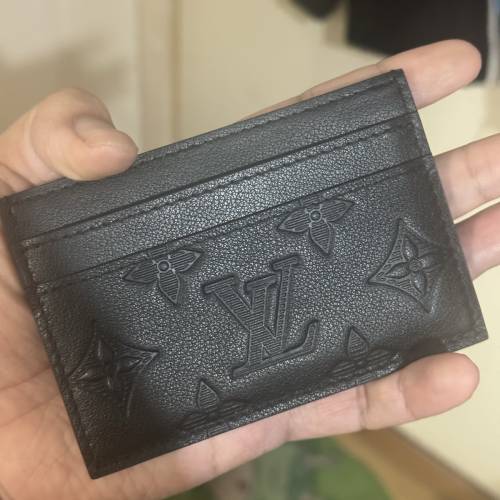 Lv卡夾黑色壓花條紋