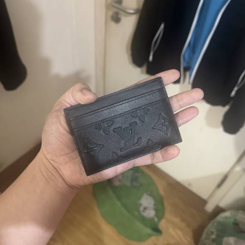 Lv卡夾黑色壓花條紋