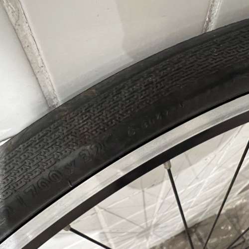 公路單車前輪，700X32C買錯咗，全新，擺咗兩個月。
