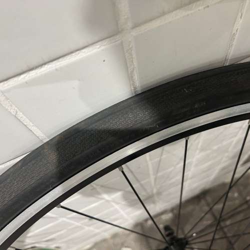 公路單車前輪，700X32C買錯咗，全新，擺咗兩個月。
