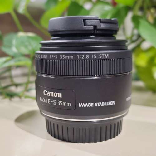 Canon EF-S 35mm F2.8 Macro IS STM (APS-C)