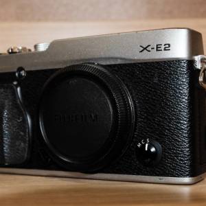 Fujifilm X-E2 + 配件（可連 XC 15-45 鏡）