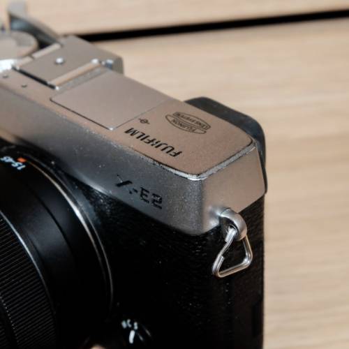 Fujifilm X-E2 + 配件（可連 XC 15-45 鏡）