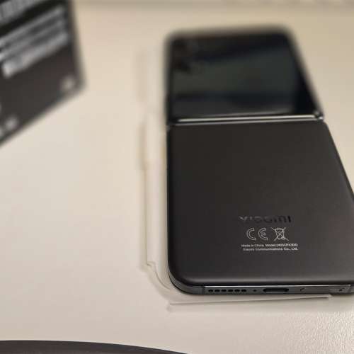 97%新 小米 Xiaomi Mix Flip 5G 12+512GB 港行 有單 有盒 有保