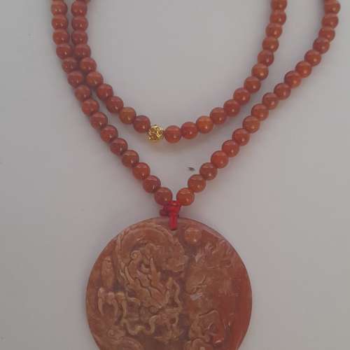 紅翡A玉龍牌，約2寸.52x5mm. 連6mm24寸紅翡頸鏈.原價八百元現減價售五百元。no.16....
