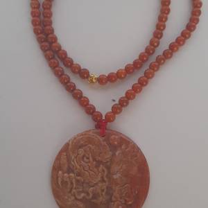 紅翡A玉龍牌，約2寸.52x5mm. 連6mm24寸紅翡頸鏈.原價八百元現減價售五百元。no.16....