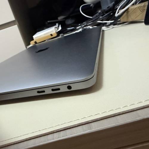 Apple MacBook Pro 16 inch 2019 i7 16gb ram 512gb