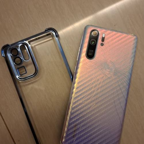 Huawei P30 Pro，8GB RAM，128gb