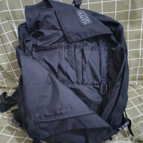 Mystery Ranch street zen