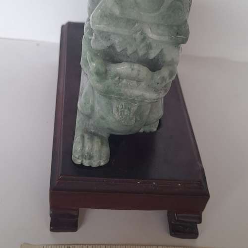 翡翠A玉七寸貔貅，凈重約1.5公斤，連特製陳列木座，鎮府/店之寶，原價3600元,現清貨...