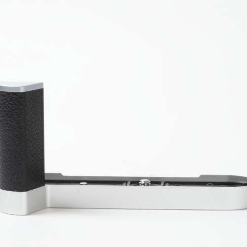 || Leica Handgrip for Digital M9 - Steel Grey & M10 - Silver from $800 ||