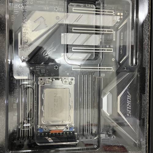 撕裂者套裝X399AORUS XTREME+CPU 1920X