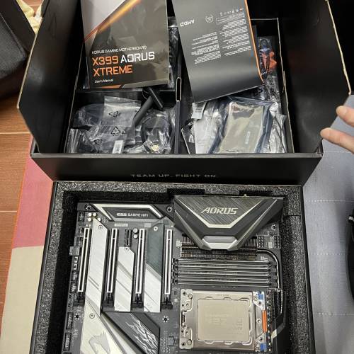 撕裂者套裝X399AORUS XTREME+CPU 1920X