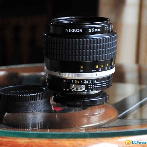 Nikon 35mm f/1.4 AI-s 送 HN-3 Hood