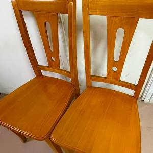 6張餐椅 3張圓木凳 書櫃 衣櫃