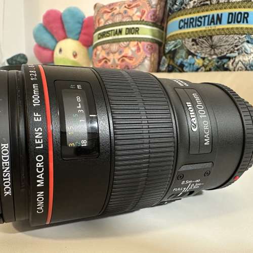 Canon EF 100mm f/2.8L Marco IS USM