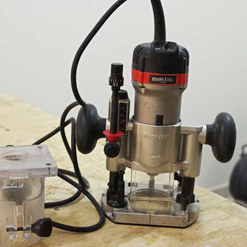 Makita 下壓式底座+鑼機