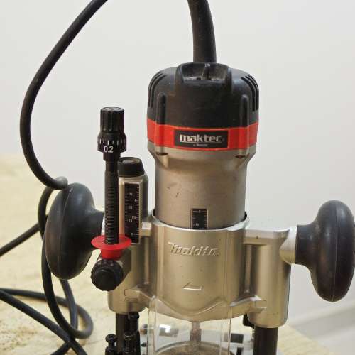 Makita 下壓式底座+鑼機