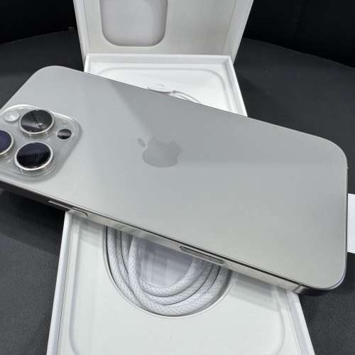 99%New iPhone 16 Pro Max 256GB 原色 香港行貨 蘋果保養到2026年7月25日 電池效能...