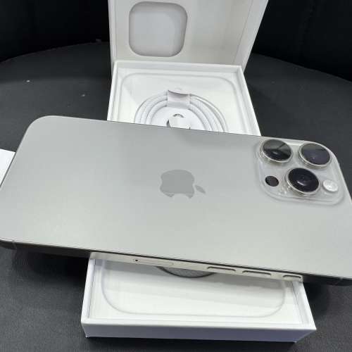 99%New iPhone 16 Pro Max 256GB 原色 香港行貨 蘋果保養到2026年7月25日 電池效能...