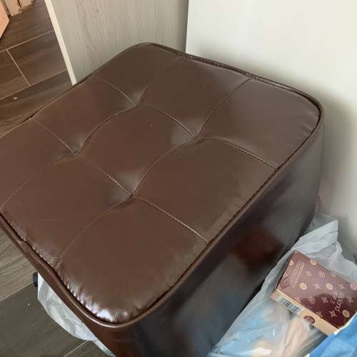 全新 椅子