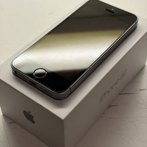 iphone SE  128GB Space Gray